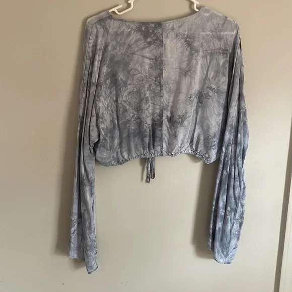 Dusty blue tie dye cropped shirt - Picture 4 of 4